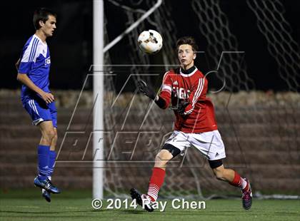 Thumbnail 2 in Mountain Vista vs. Broomfield (CHSAA 5A Playoff Round of 16) photogallery.