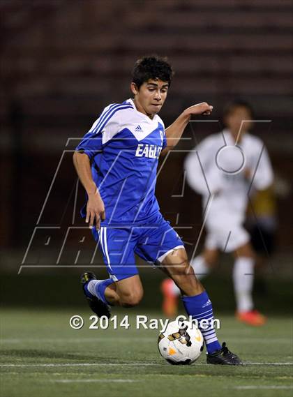 Thumbnail 3 in Mountain Vista vs. Broomfield (CHSAA 5A Playoff Round of 16) photogallery.