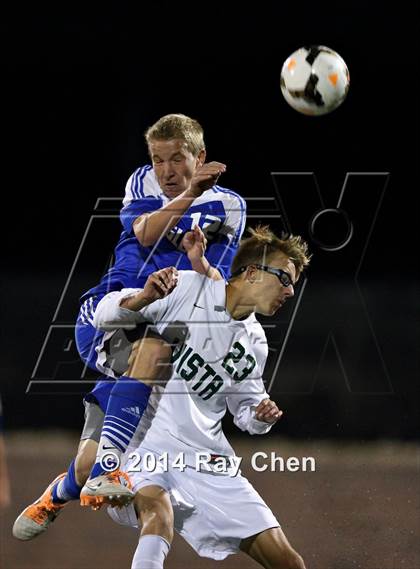 Thumbnail 3 in Mountain Vista vs. Broomfield (CHSAA 5A Playoff Round of 16) photogallery.