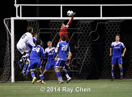 Thumbnail 3 in Mountain Vista vs. Broomfield (CHSAA 5A Playoff Round of 16) photogallery.