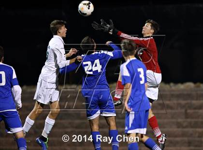 Thumbnail 2 in Mountain Vista vs. Broomfield (CHSAA 5A Playoff Round of 16) photogallery.
