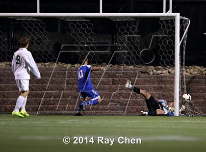 Thumbnail 3 in Mountain Vista vs. Broomfield (CHSAA 5A Playoff Round of 16) photogallery.