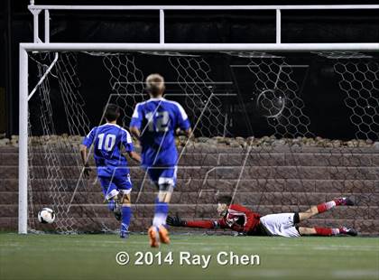 Thumbnail 3 in Mountain Vista vs. Broomfield (CHSAA 5A Playoff Round of 16) photogallery.