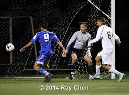 Thumbnail 1 in Mountain Vista vs. Broomfield (CHSAA 5A Playoff Round of 16) photogallery.