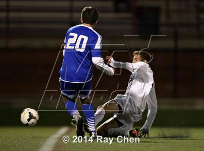 Thumbnail 2 in Mountain Vista vs. Broomfield (CHSAA 5A Playoff Round of 16) photogallery.