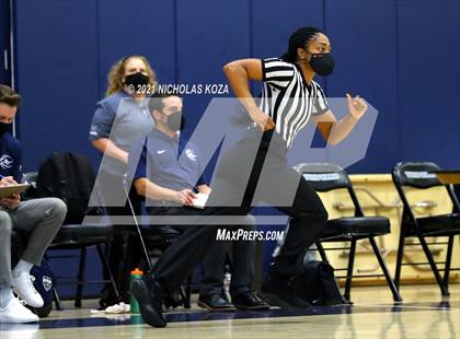 Thumbnail 1 in Sierra Canyon vs. Windward photogallery.