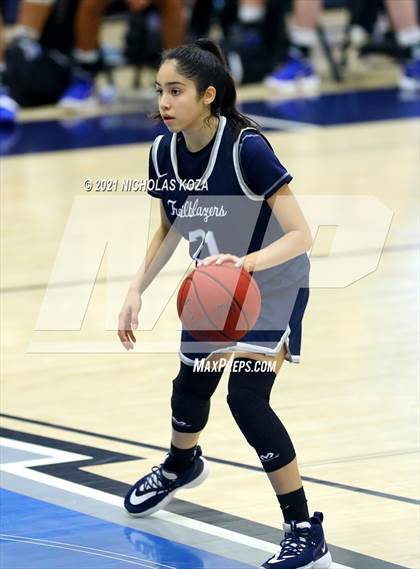 Thumbnail 2 in Sierra Canyon vs. Windward photogallery.