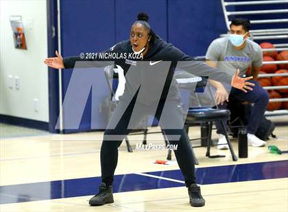 Thumbnail 3 in Sierra Canyon vs. Windward photogallery.