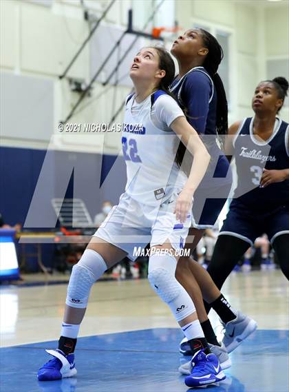 Thumbnail 3 in Sierra Canyon vs. Windward photogallery.