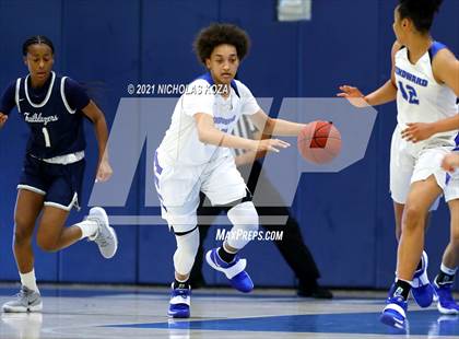 Thumbnail 3 in Sierra Canyon vs. Windward photogallery.
