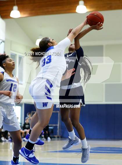 Thumbnail 1 in Sierra Canyon vs. Windward photogallery.
