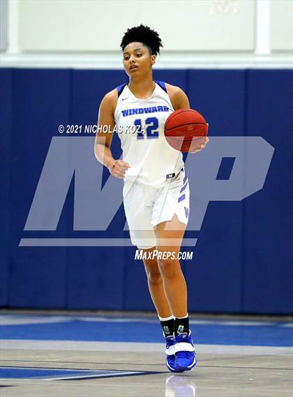 Thumbnail 1 in Sierra Canyon vs. Windward photogallery.