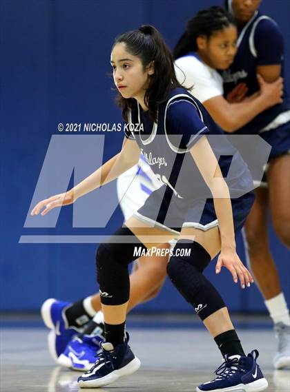 Thumbnail 2 in Sierra Canyon vs. Windward photogallery.