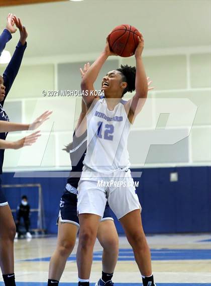 Thumbnail 1 in Sierra Canyon vs. Windward photogallery.