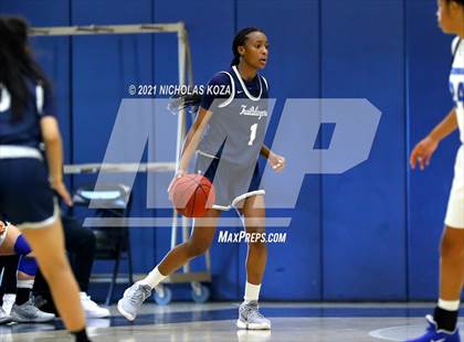 Thumbnail 3 in Sierra Canyon vs. Windward photogallery.