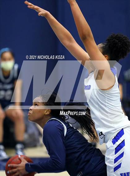 Thumbnail 3 in Sierra Canyon vs. Windward photogallery.