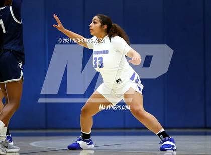Thumbnail 2 in Sierra Canyon vs. Windward photogallery.