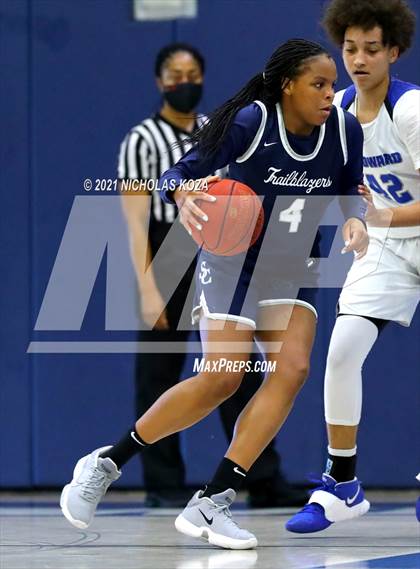 Thumbnail 1 in Sierra Canyon vs. Windward photogallery.