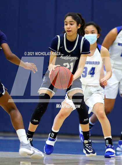 Thumbnail 2 in Sierra Canyon vs. Windward photogallery.