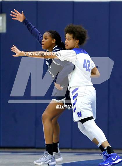 Thumbnail 3 in Sierra Canyon vs. Windward photogallery.