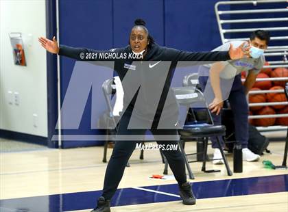 Thumbnail 3 in Sierra Canyon vs. Windward photogallery.