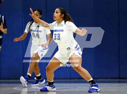 Thumbnail 1 in Sierra Canyon vs. Windward photogallery.