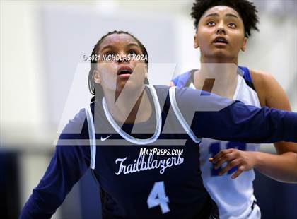 Thumbnail 3 in Sierra Canyon vs. Windward photogallery.