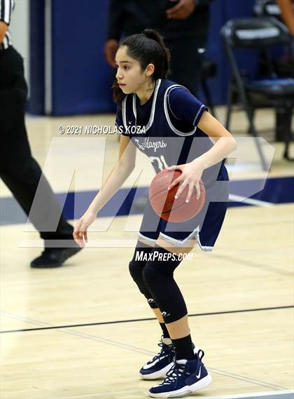 Thumbnail 1 in Sierra Canyon vs. Windward photogallery.