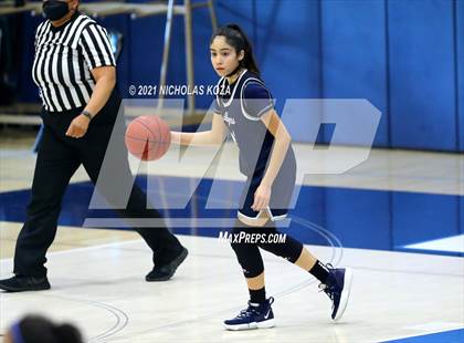 Thumbnail 1 in Sierra Canyon vs. Windward photogallery.