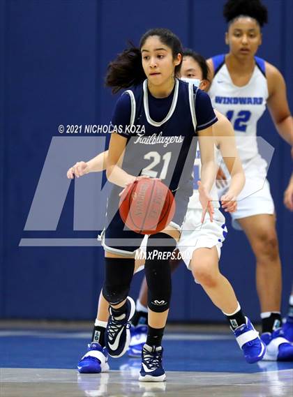 Thumbnail 1 in Sierra Canyon vs. Windward photogallery.