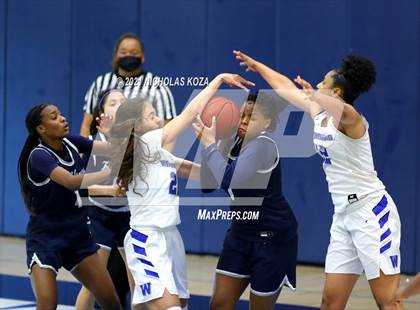Thumbnail 1 in Sierra Canyon vs. Windward photogallery.
