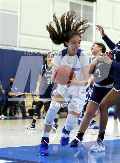 Thumbnail 1 in Sierra Canyon vs. Windward photogallery.