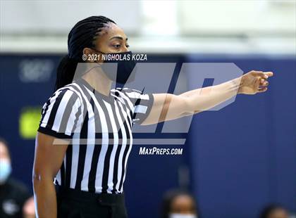 Thumbnail 2 in Sierra Canyon vs. Windward photogallery.