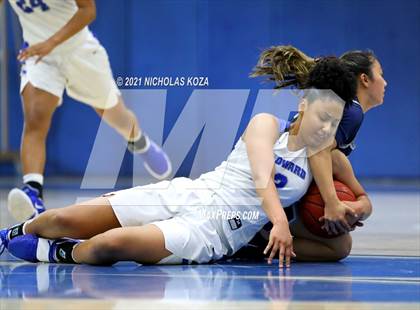 Thumbnail 3 in Sierra Canyon vs. Windward photogallery.