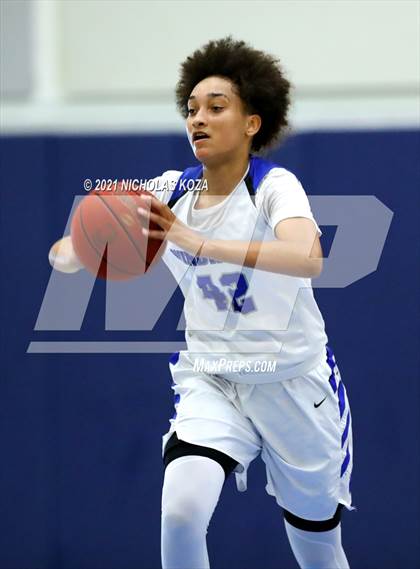 Thumbnail 3 in Sierra Canyon vs. Windward photogallery.