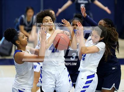 Thumbnail 3 in Sierra Canyon vs. Windward photogallery.