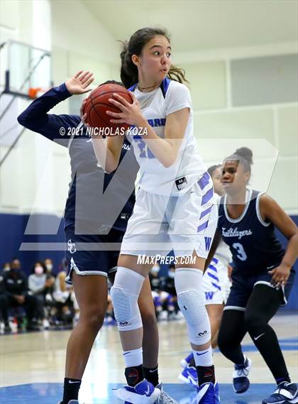 Thumbnail 2 in Sierra Canyon vs. Windward photogallery.