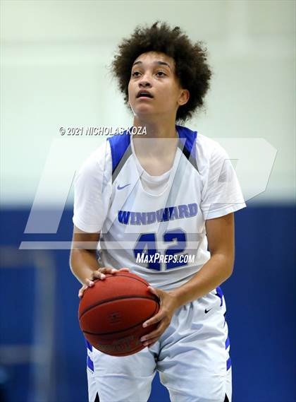 Thumbnail 2 in Sierra Canyon vs. Windward photogallery.