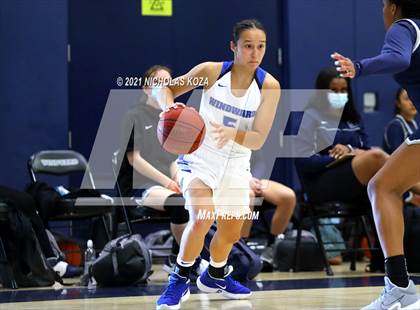 Thumbnail 2 in Sierra Canyon vs. Windward photogallery.