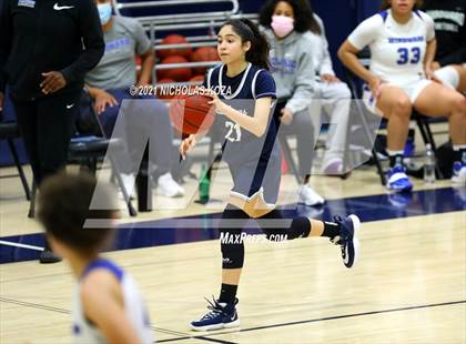 Thumbnail 1 in Sierra Canyon vs. Windward photogallery.