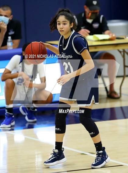 Thumbnail 1 in Sierra Canyon vs. Windward photogallery.