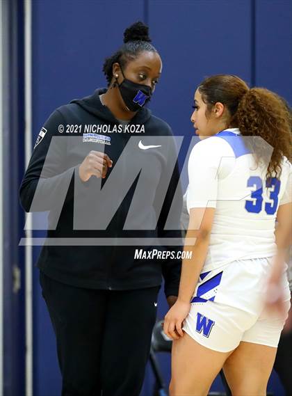 Thumbnail 2 in Sierra Canyon vs. Windward photogallery.