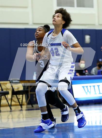 Thumbnail 2 in Sierra Canyon vs. Windward photogallery.