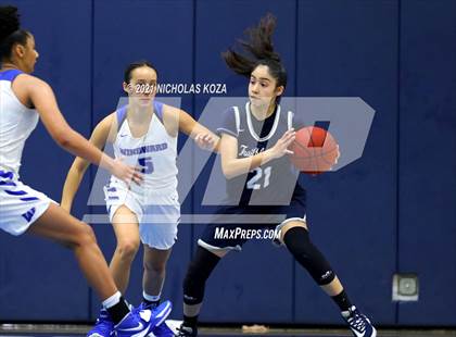 Thumbnail 1 in Sierra Canyon vs. Windward photogallery.