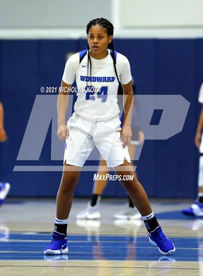 Thumbnail 3 in Sierra Canyon vs. Windward photogallery.