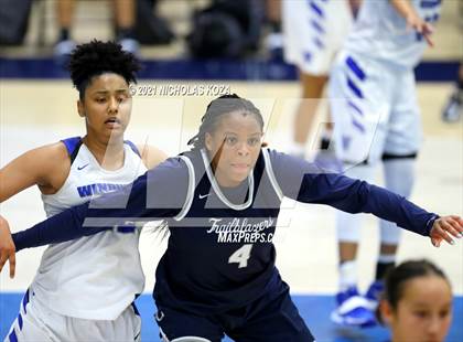 Thumbnail 1 in Sierra Canyon vs. Windward photogallery.