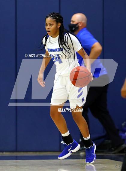 Thumbnail 3 in Sierra Canyon vs. Windward photogallery.