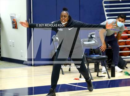 Thumbnail 1 in Sierra Canyon vs. Windward photogallery.