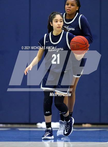 Thumbnail 2 in Sierra Canyon vs. Windward photogallery.