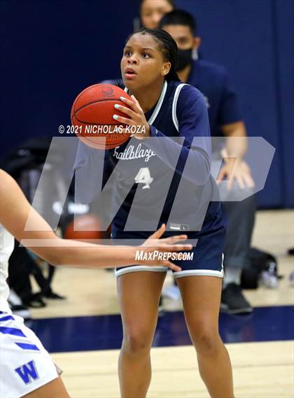 Thumbnail 3 in Sierra Canyon vs. Windward photogallery.